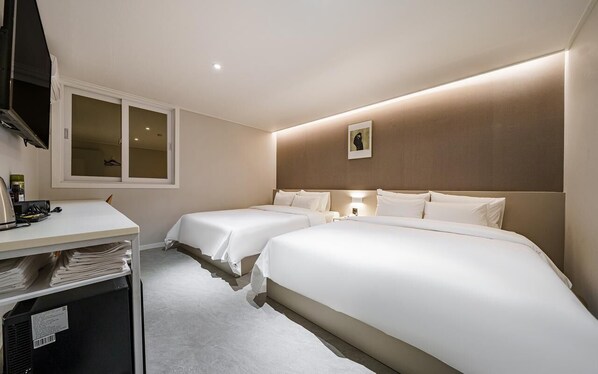 Family Twin Room | Hypo-allergenic bedding, down comforters, free WiFi - hotel yam (Busan)