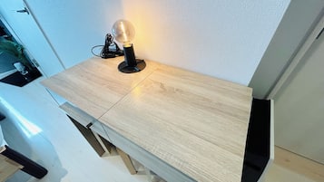 Departamento (1) | 1 habitación, escritorio y espacio para trabajar con laptop