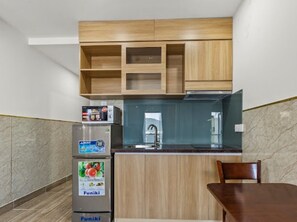 Apartment, 1 Bedroom | Private kitchen | Fridge - Dong Kinh Hotel & Apartment (Da Nang)