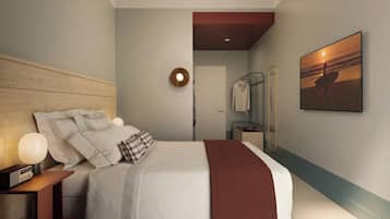 Habitación de hotel moderna con cabecera de madera, una cama grande con ropa de cama blanca y un plaid marrón, una mesita de noche con lámpara, un espejo montado en la pared y un cuadro con una imagen del atardecer.