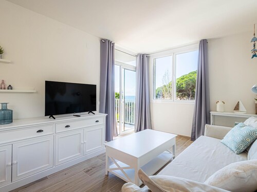 Ideal apartment for couples 100m beach