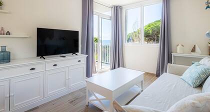 Ideal apartment for couples 100m beach