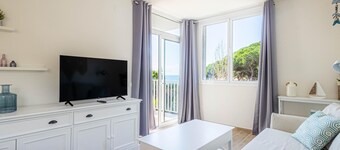 Ideal apartment for couples 100m beach