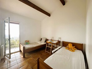 4 bedrooms, free WiFi