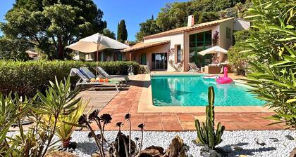 Villa for 8 people, sea view, and swimming pool on the Domaine de Valcros in La Londe-Les Maures