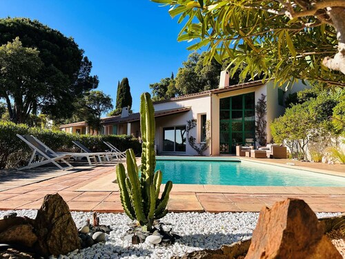Villa for 8 people, sea view, and swimming pool on the Domaine de Valcros in La Londe-Les Maures