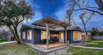 Villa on Vine in Old Town. Close to SWU and Square