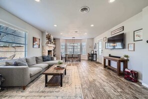 TV, fireplace, offices