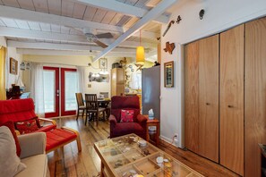 Interior - Cozy dog-friendly house near water with enclosed yard, grill, & equipped kitchen (Burnet)