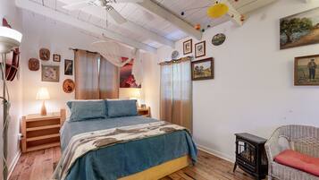 1 dormitorio, tabla de planchar con plancha, Internet y ropa de cama