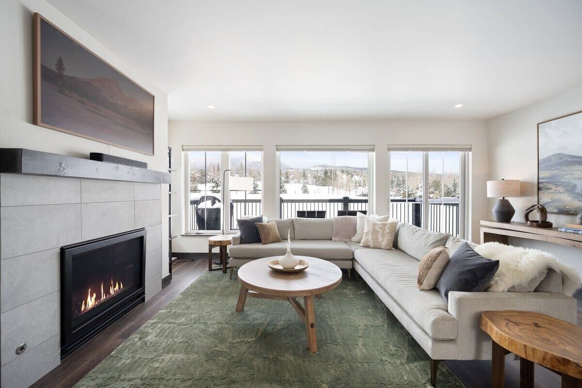 Modern Mountain Retreat W Private Hot Tub
