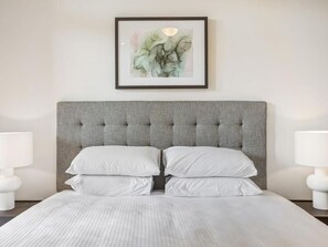 Apartment, 1 Bedroom | 1 bedroom, free WiFi