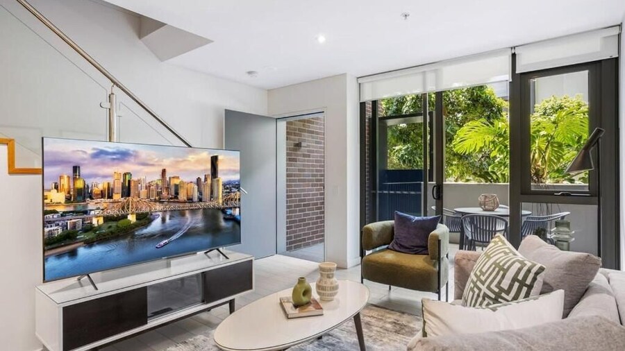 Modern 2-storey Apartment - Q Stay
