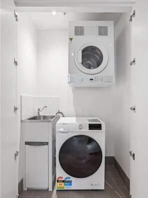Apartment, 1 Bedroom | Laundry