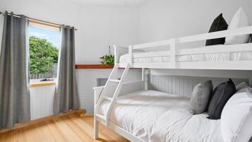 4 sovrum, strykjärn/strykbräda, wi-fi och sängkläder