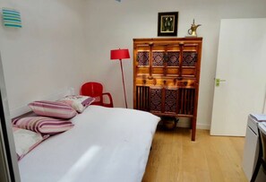 3 slaapkamers, een bureau, een strijkplank/strijkijzer, gratis wifi