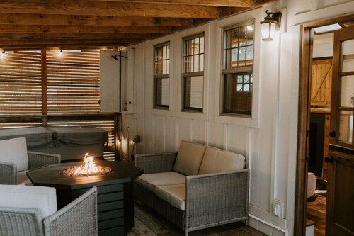 Creekside Under the Redwoods