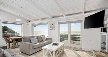 Breathtaking Panormamic Ocean and Beach Views, Pet Friendly, Hot Tub, Close to Casino and Shopping