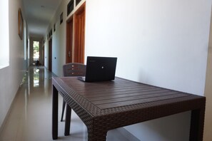 Reception - Hotel O Amas Syariah (Parepare)