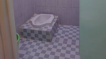 Family Suite | Bathroom
