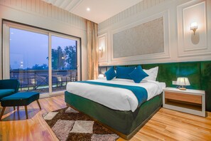 Deluxe Double Room - Greenwood Villa by Levelup (Amritsar)