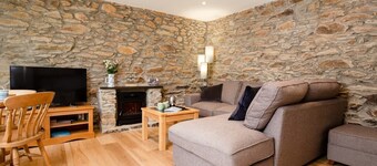 Beautiful Cottage nr Perranporth, Private Parking