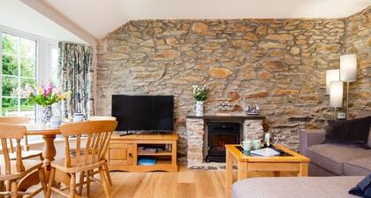 Beautiful Cottage nr Perranporth, Private Parking