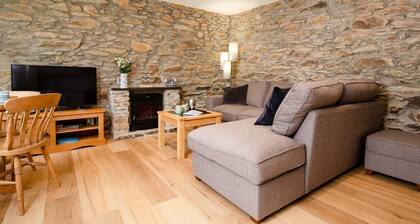 Beautiful Cottage nr Perranporth, Private Parking