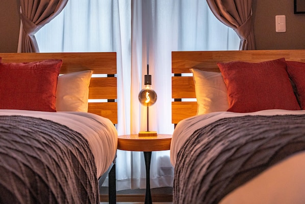 Comfort House | 2 bedrooms, blackout drapes, iron/ironing board, free WiFi - ONCE Shinimamiya (Osaka)