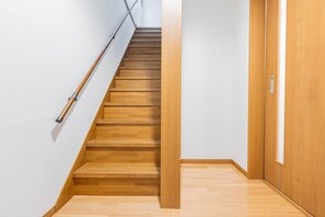 Maison Confort | 2 chambres, rideaux occultants, fer et planche à repasser, Wi-Fi gratuit