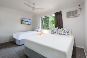 2 bedrooms, WiFi, bed sheets