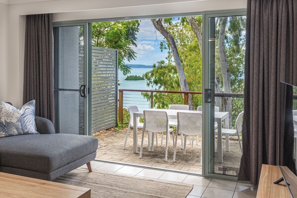 TV - 2 Bedroom Sunset Waters 17 by Hamilton Island Private Apartments
(Whitsundays)