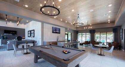 Family Escape w/ Garage, Pool & Park