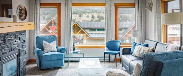 TV, fireplace, offices