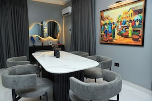 Executive Penthouse | In-room dining - George Residence Parkview (Lagos)