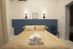 1 bedroom, bed sheets