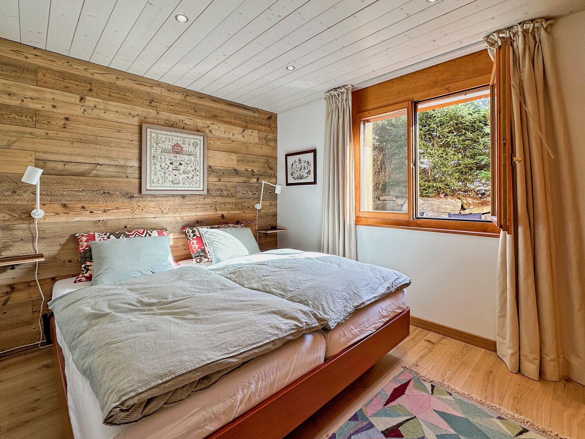 2 bedrooms, iron/ironing board, WiFi (free), bed sheets
