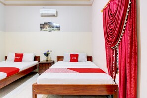 Family Room - Hotel O Homestay Joglo Dephis Syariah (Borobudur)