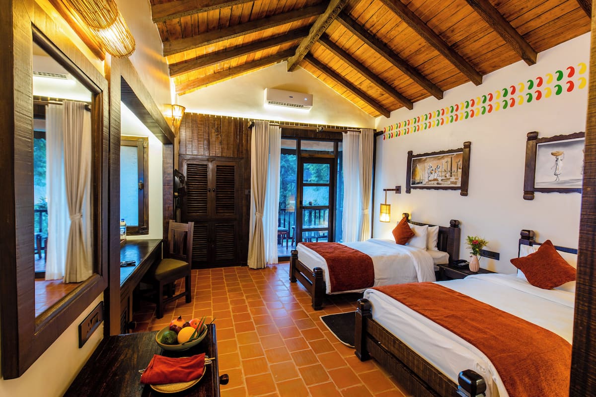 Executive Double Room | In-room safe, desk, laptop workspace, blackout drapes