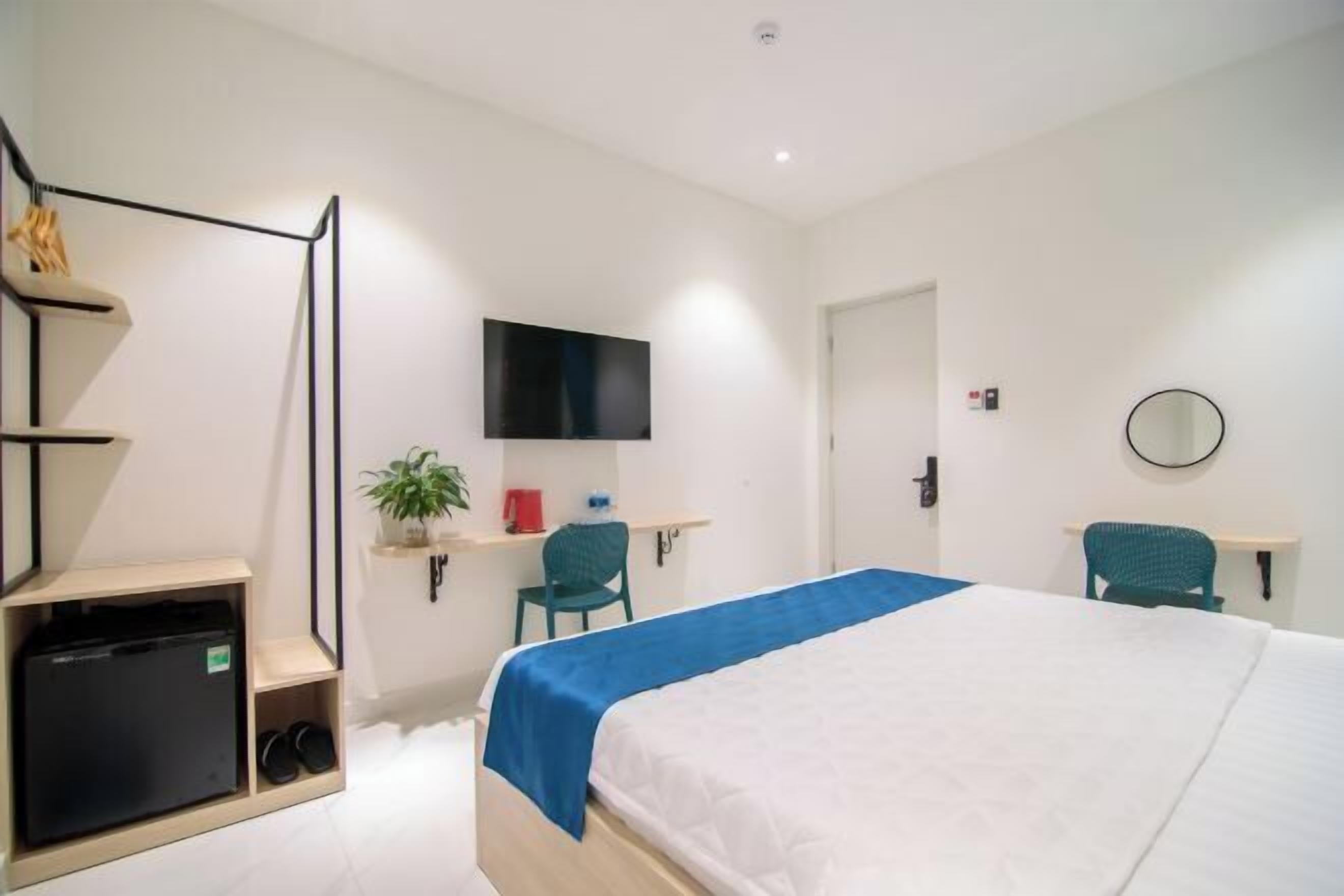 Työpöytä, ilmainen Wi-Fi, vuodevaatteet