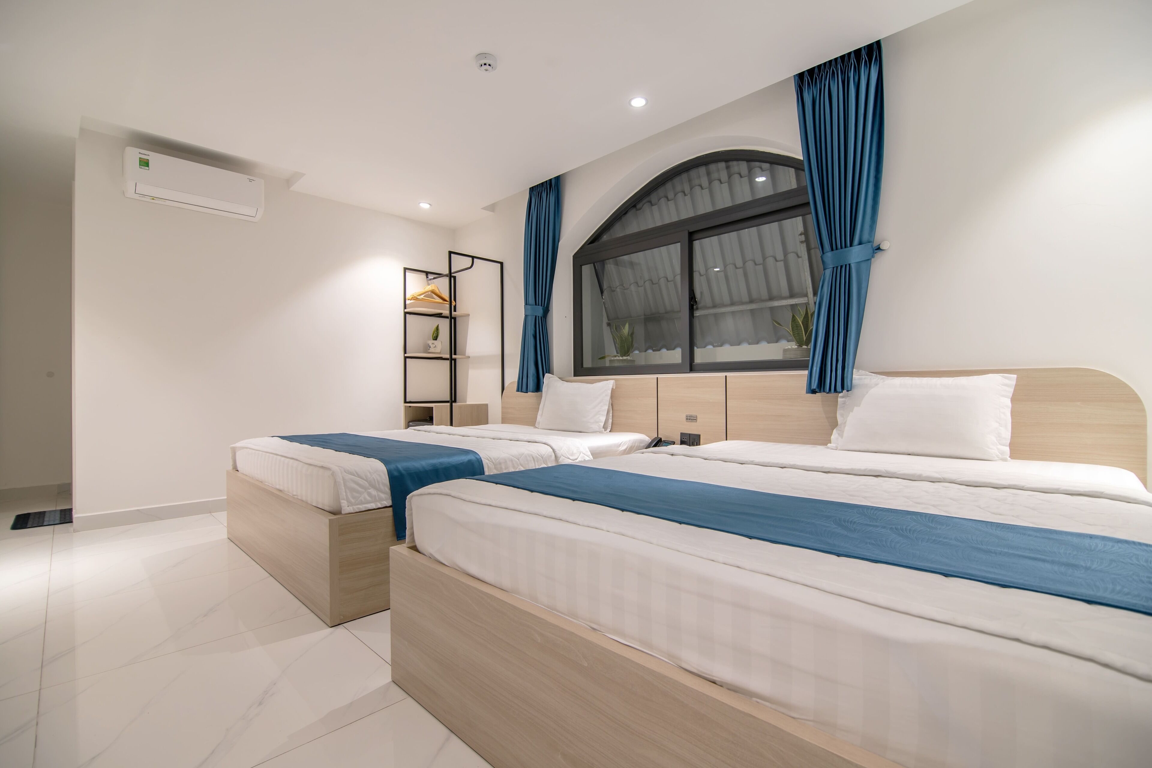 Photo - Bin Bin Hotel 11- Near Island Diamond