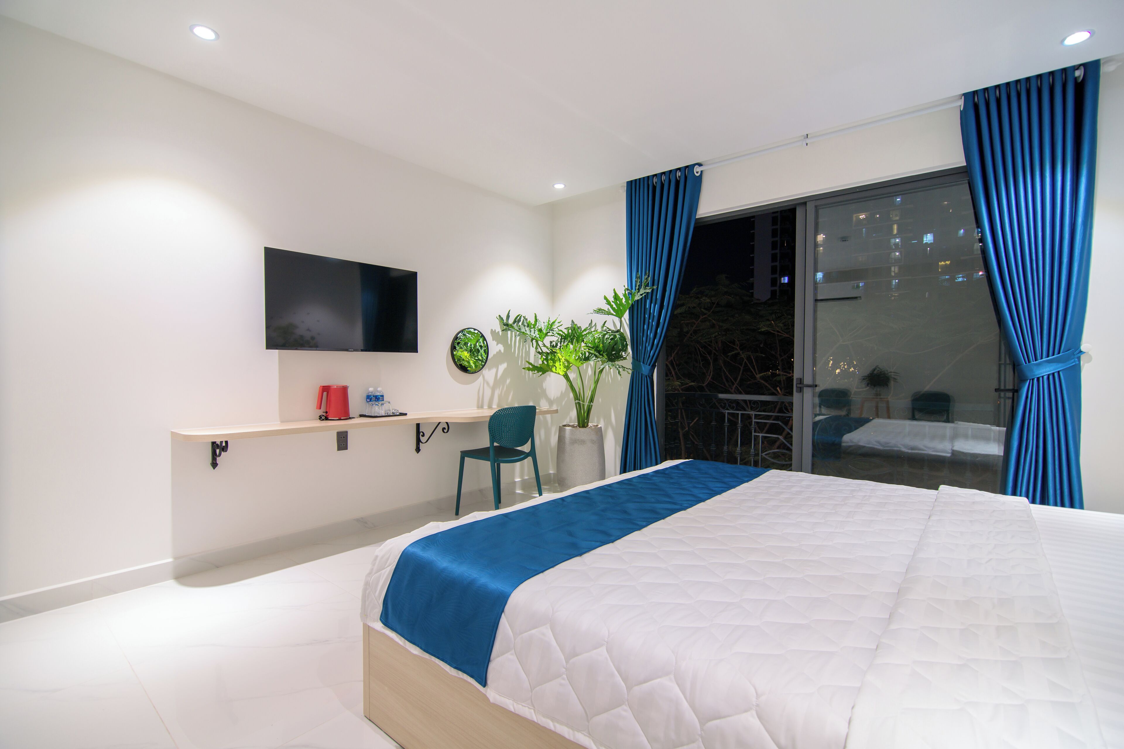 Photo - Bin Bin Hotel 11- Near Island Diamond