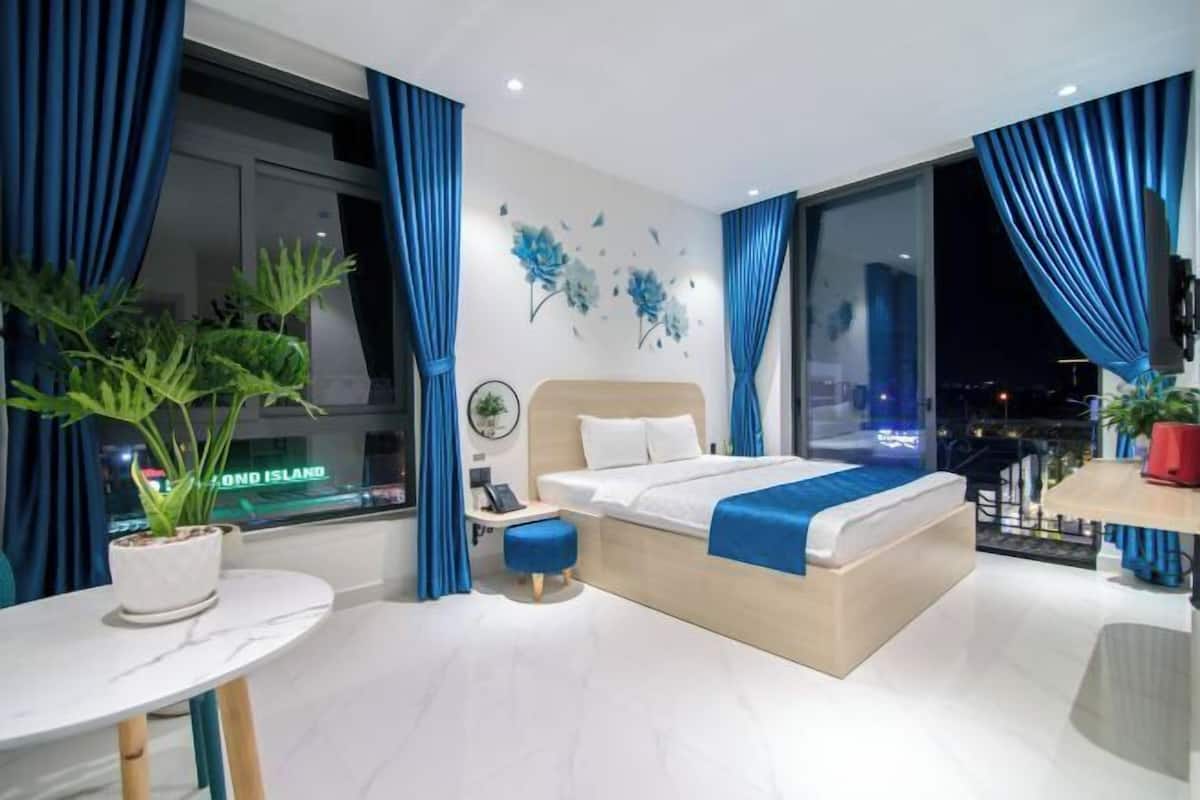 Bureau, Wi-Fi gratuit, draps fournis