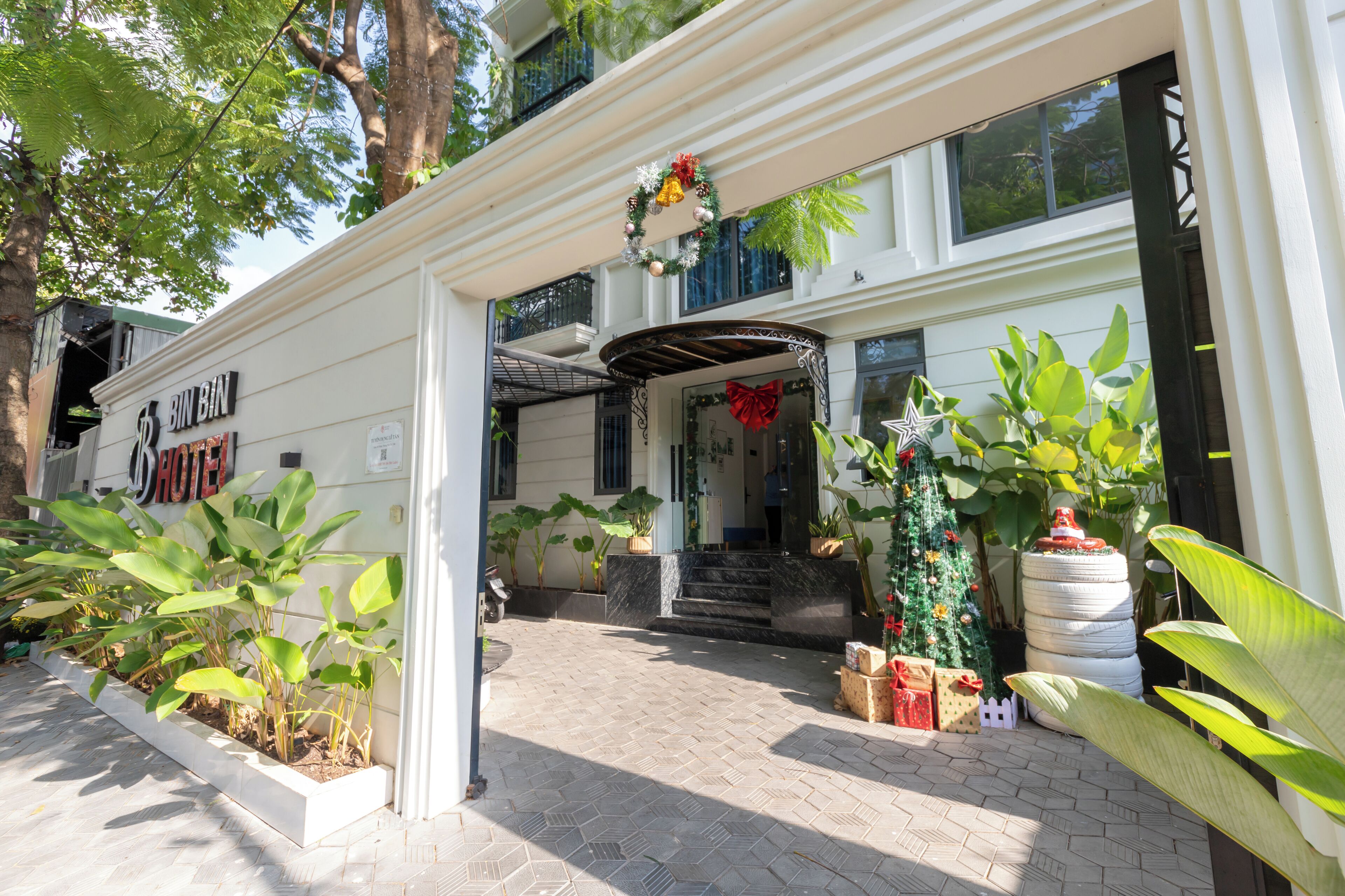 Photo - Bin Bin Hotel 11- Near Island Diamond