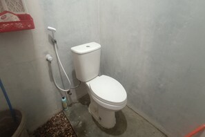 ห้องดีลักซ์ดับเบิล | ห้องน้ำ | ฝักบัว, ผ้าเช็ดตัว, สบู่