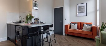 Broughton Place 3: 3BR Modern Flat in Liverpool