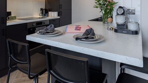 Private kitchen - Broughton Place 3: 3BR Modern Flat in Liverpool (Liverpool)