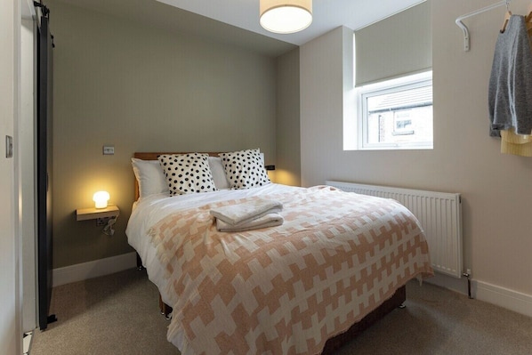 3 bedrooms, iron/ironing board, free WiFi