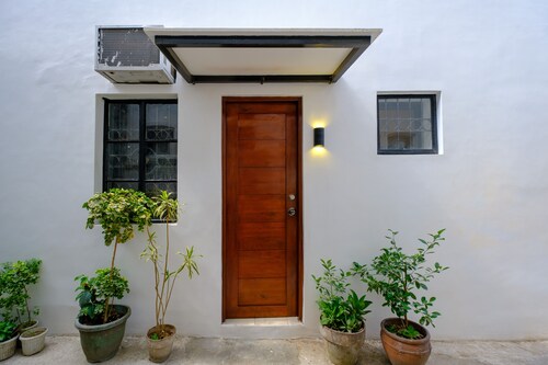 Modern Elegance Meets Urban Comfort: Spacious 3 Bedroom Townhouse in Quezon City