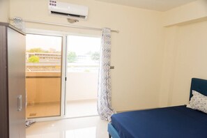 1 bedroom, iron/ironing board, bed sheets - Centralized in Gombe & accessible - 1BR Entire rental unit in Kinshasa (Kinshasa)